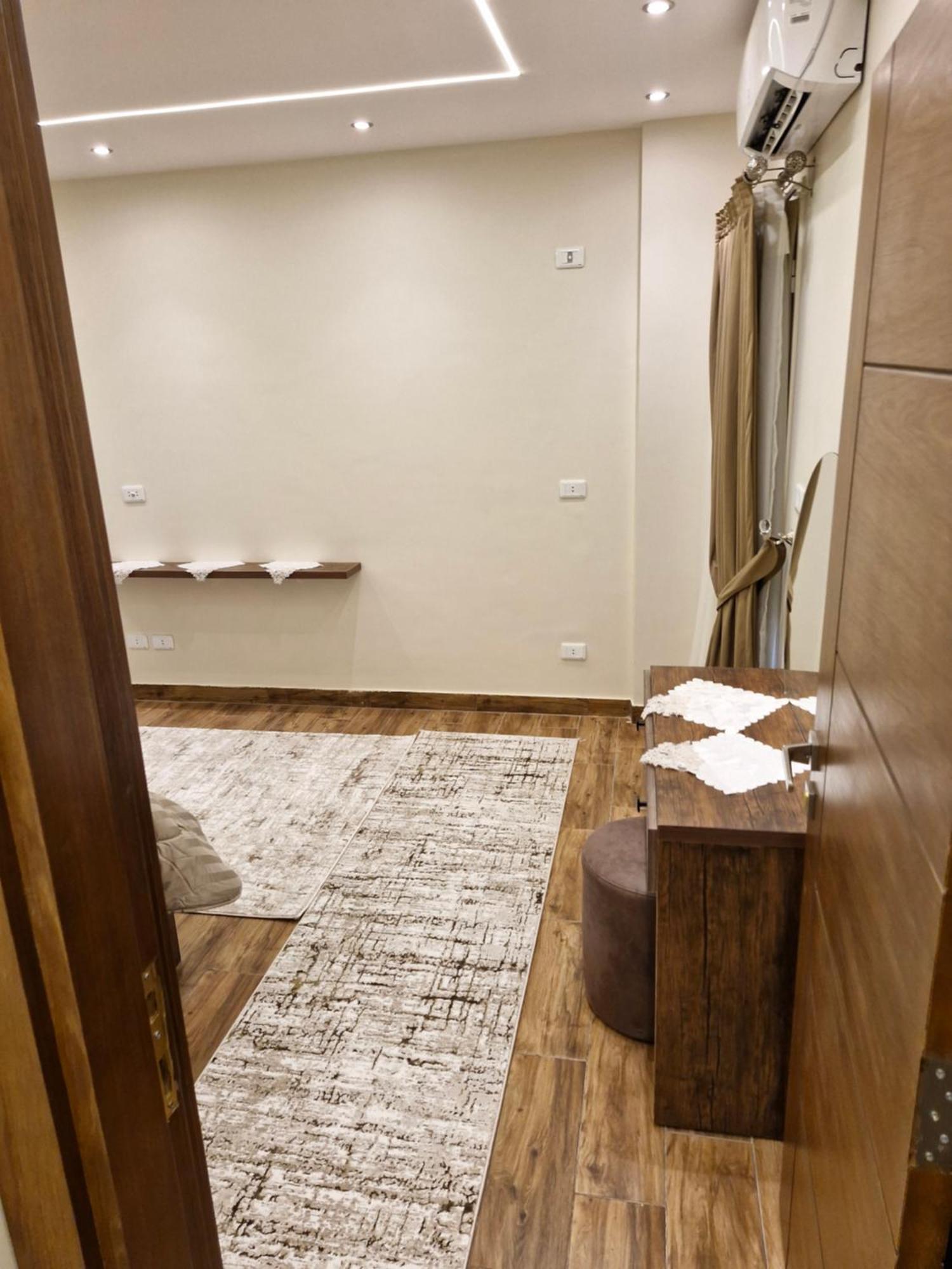 غرفتين واحدة ماستر اثاث فندقي الرحاب الجديدة Apartment