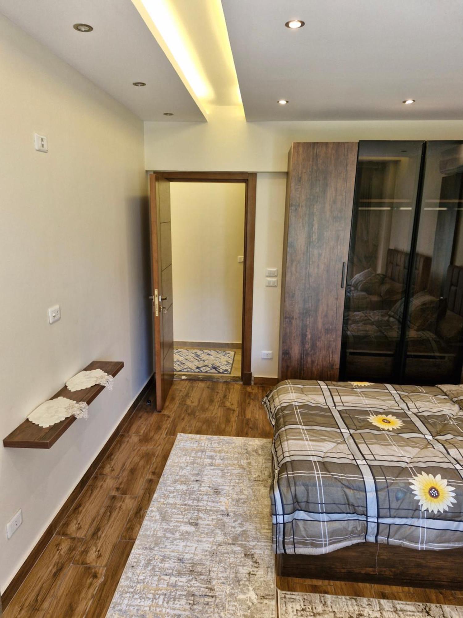غرفتين واحدة ماستر اثاث فندقي الرحاب الجديدة Apartment *